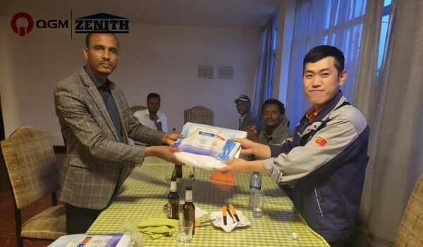 La nouvelle ligne de production de machines de fabrication de blocs QGM QT6 est achevée à Nekemte pour la reconstruction d'après-guerre.