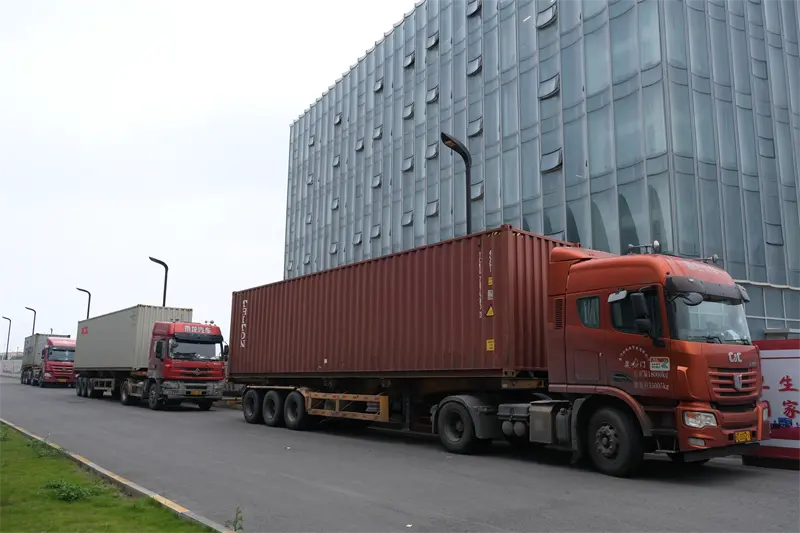 Des machines de fabrication de briques QGM expédiées au Moyen-Orient, aidant la construction régionale à faire un nouveau pas en avant