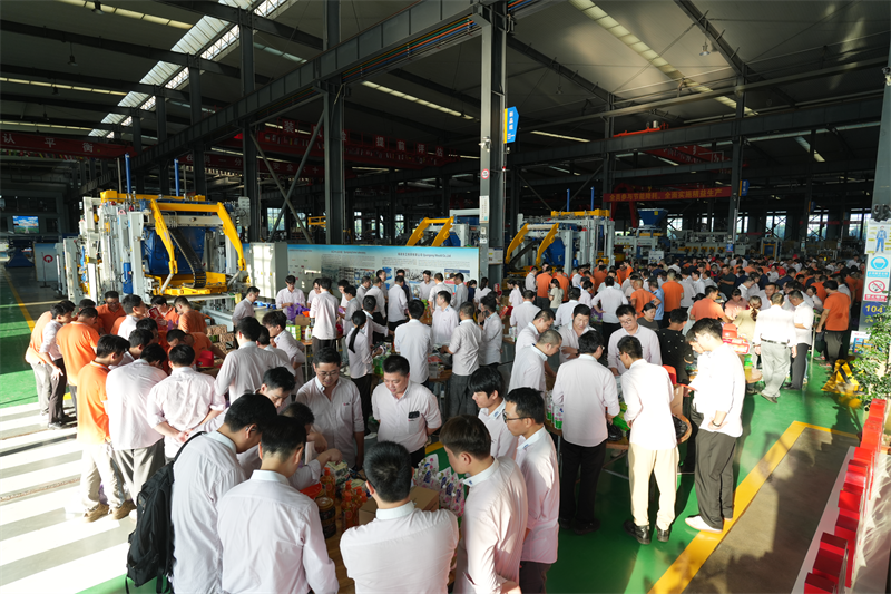 La pleine lune apporte de la joie et de l'excitation, et « jouer » crée de l'excitation ! La fête des dés à gâteaux du festival de la mi-automne chez Quangong Machinery s'est terminée chaleureusement