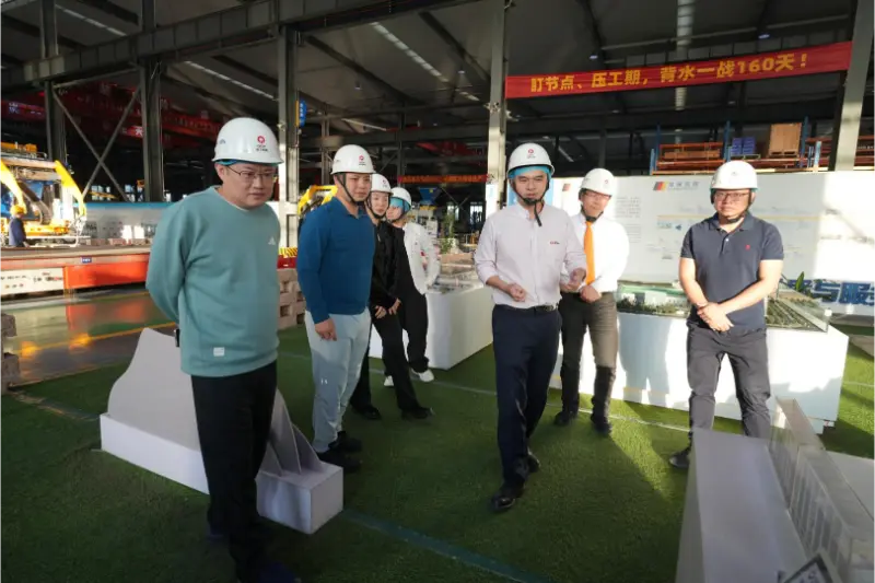 L'Association des étudiants étrangers de retour de Nan'an a visité et mené des recherches à Quangong Machinery Co., Ltd.