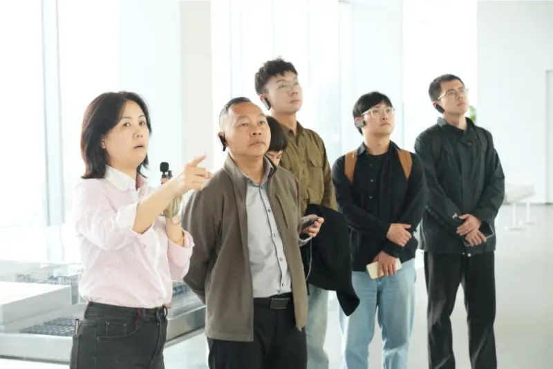 L’université et l’entreprise s’unissent pour se lancer dans un nouveau voyage, innover pour un avenir vert