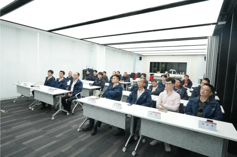 La réunion de mobilisation pour le projet de fabrication de briques à l'étranger de Quangong Machinery Co., Ltd. s'est terminée avec succès.