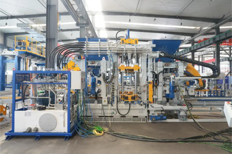 Ligne de production de briques Zenith ZN1000-2 : renforcée par l'intelligence, gagnant la confiance grâce à la qualité, ouvrant la voie à un nouveau paradigme dans l'industrie de la fabrication de briques