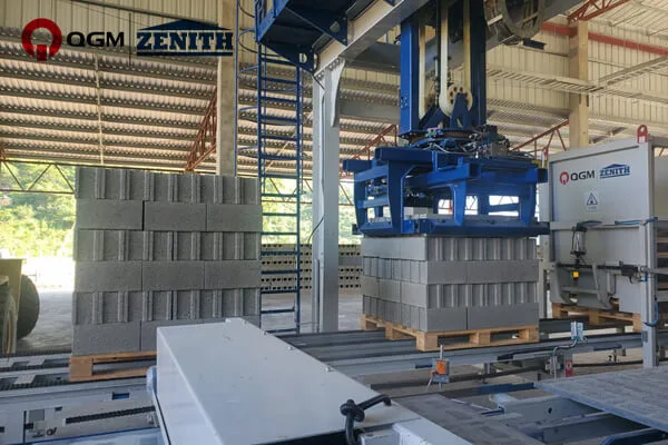 QGM NOUVELLE machine de fabrication de blocs de béton automatique ZN900C au Honduras
